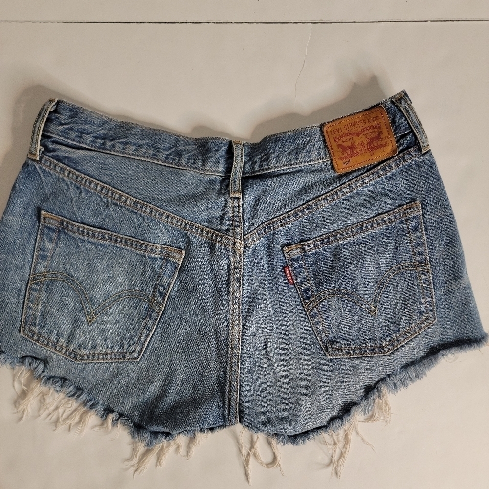 Levi's 501 Denim Shorts Sz 29 Cut-Off Button Fly 100% Cotton - Picture 8 of 9